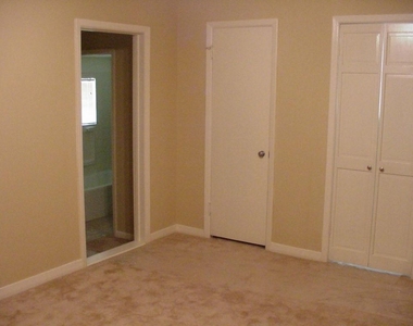 719 Barbara Street - Photo Thumbnail 3