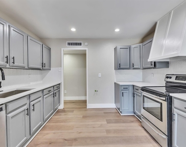 22926 Millgate Drive - Photo Thumbnail 10