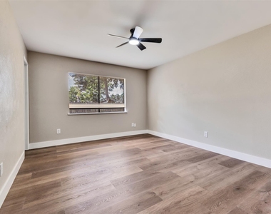 22926 Millgate Drive - Photo Thumbnail 17