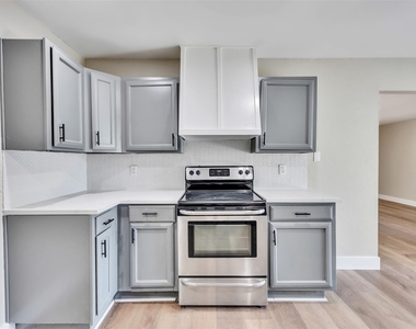 22926 Millgate Drive - Photo Thumbnail 11