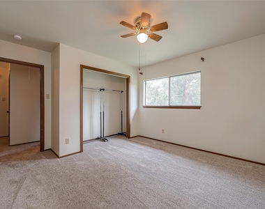227 Glencairn Court - Photo Thumbnail 21