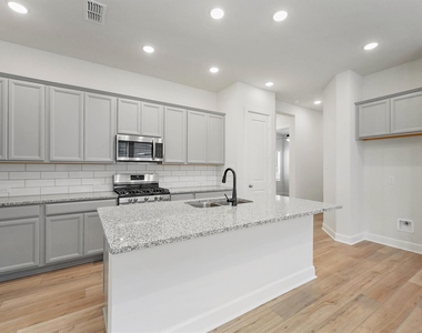 10518 William Park Drive - Photo Thumbnail 4