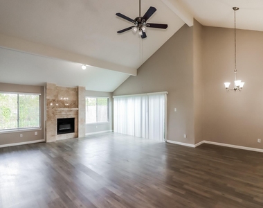 2714 Ashford Trail Drive - Photo Thumbnail 3