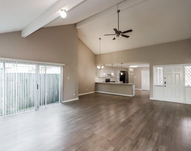 2714 Ashford Trail Drive - Photo Thumbnail 2