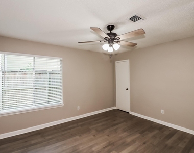 2714 Ashford Trail Drive - Photo Thumbnail 11