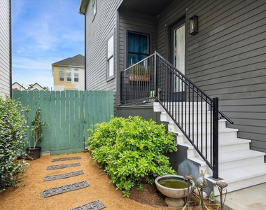 810 E 39th Street - Photo Thumbnail 15