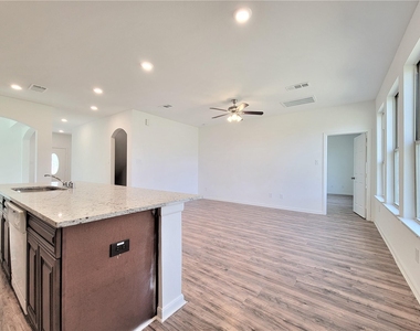 151 Island Boulevard - Photo Thumbnail 5