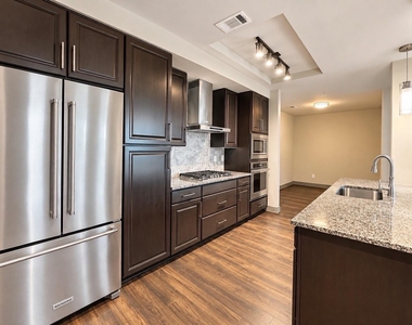 10401 Town And Country Way - Photo Thumbnail 6