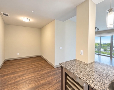 10401 Town And Country Way - Photo Thumbnail 8