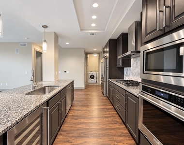 10401 Town And Country Way - Photo Thumbnail 3