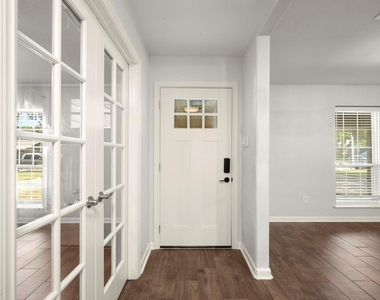 2909 Livingston Drive - Photo Thumbnail 3