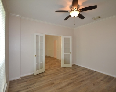 5007 Bellmead Drive - Photo Thumbnail 4