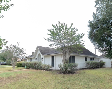 15931 Boulder Oaks Drive - Photo Thumbnail 2