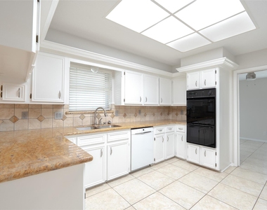 15931 Boulder Oaks Drive - Photo Thumbnail 16