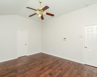 203 Cool Cove - Photo Thumbnail 27