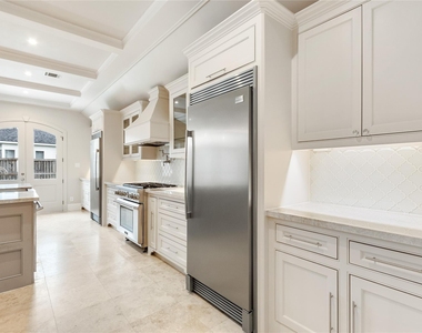 21922 Maybrook Court - Photo Thumbnail 4
