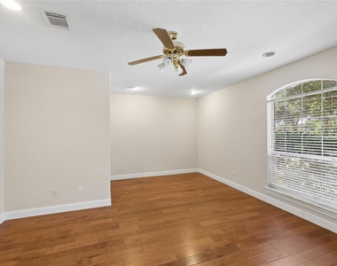 6414 Pinewood Trace Lane - Photo Thumbnail 4