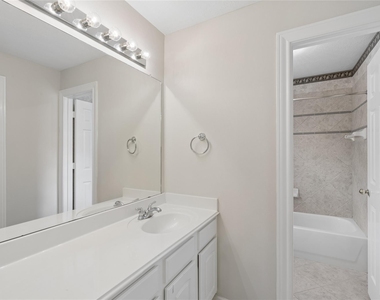 6414 Pinewood Trace Lane - Photo Thumbnail 16