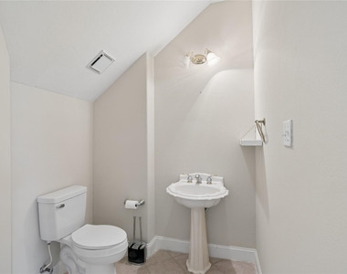 6414 Pinewood Trace Lane - Photo Thumbnail 10