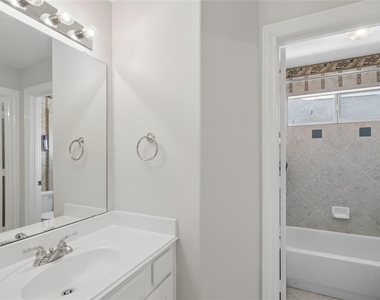 6414 Pinewood Trace Lane - Photo Thumbnail 18
