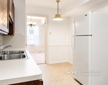 357 N Post Oak Ln - Photo Thumbnail 4