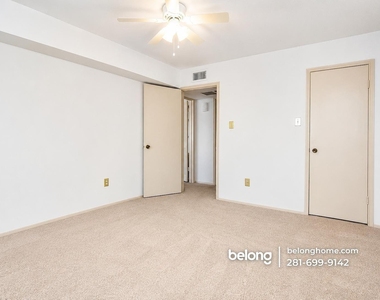 357 N Post Oak Ln - Photo Thumbnail 3