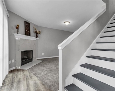 9519 Pagewood Lane - Photo Thumbnail 2