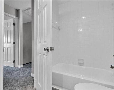 9519 Pagewood Lane - Photo Thumbnail 16