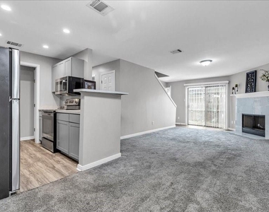 9519 Pagewood Lane - Photo Thumbnail 5