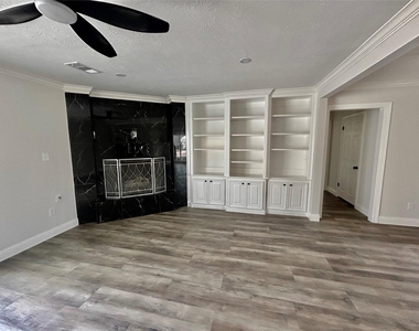 2511 Briarpark Drive - Photo Thumbnail 15