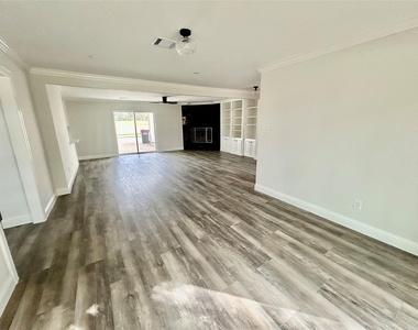 2511 Briarpark Drive - Photo Thumbnail 16