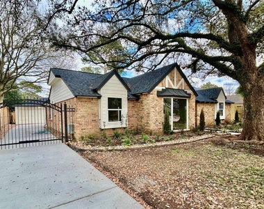 2511 Briarpark Drive - Photo Thumbnail 2
