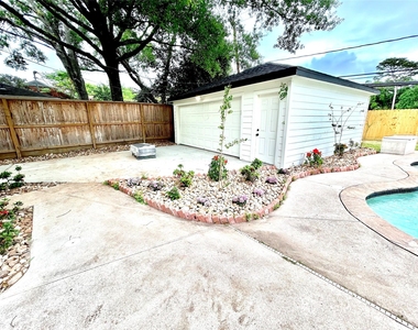 2511 Briarpark Drive - Photo Thumbnail 8
