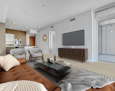 313 W 17th Street - Photo Thumbnail 24
