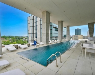 313 W 17th Street - Photo Thumbnail 13