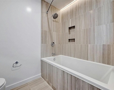 313 W 17th Street - Photo Thumbnail 6