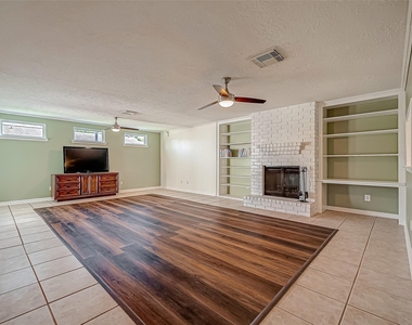 2607 Plymouth Rock Drive - Photo Thumbnail 5