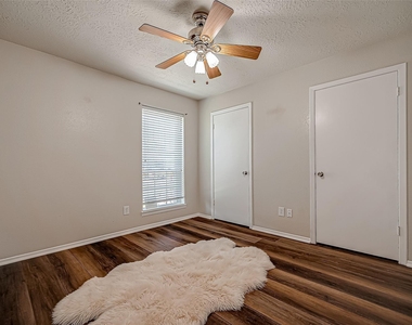 2607 Plymouth Rock Drive - Photo Thumbnail 20