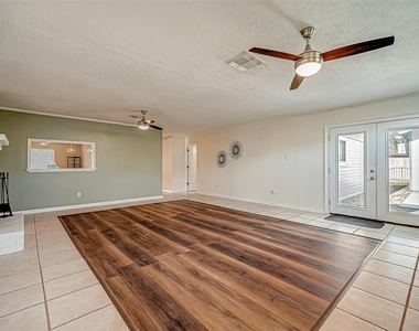 2607 Plymouth Rock Drive - Photo Thumbnail 7