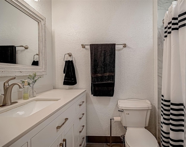 2607 Plymouth Rock Drive - Photo Thumbnail 17