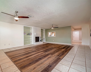 2607 Plymouth Rock Drive - Photo Thumbnail 6