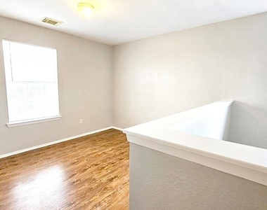 1707 Nichole Woods Drive - Photo Thumbnail 12