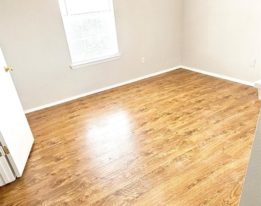 1707 Nichole Woods Drive - Photo Thumbnail 13