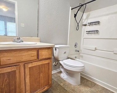 1707 Nichole Woods Drive - Photo Thumbnail 16