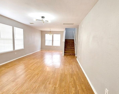 1707 Nichole Woods Drive - Photo Thumbnail 6