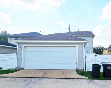 1707 Nichole Woods Drive - Photo Thumbnail 4