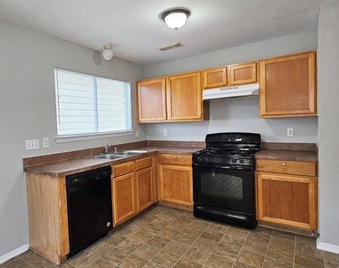1707 Nichole Woods Drive - Photo Thumbnail 15