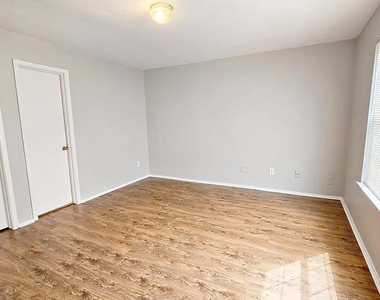 1707 Nichole Woods Drive - Photo Thumbnail 8