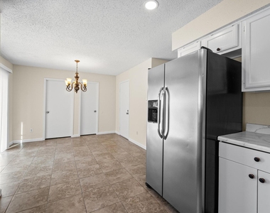 10011 Spring Place Drive - Photo Thumbnail 9