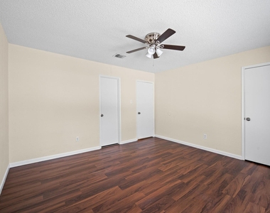 10011 Spring Place Drive - Photo Thumbnail 19